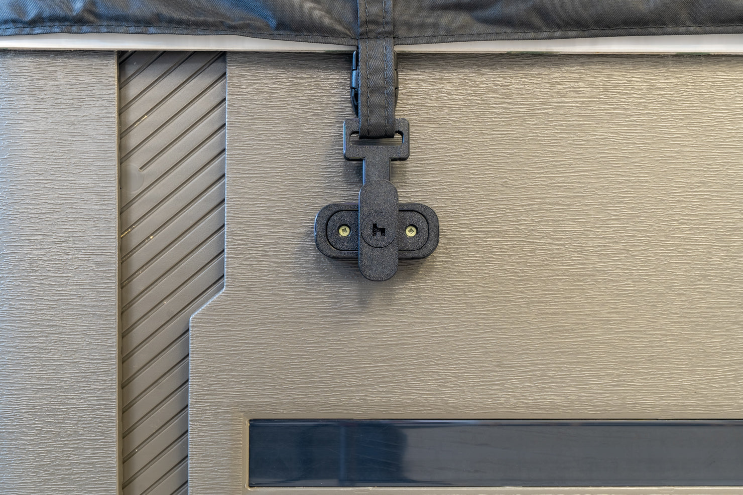 Load video: Spa Buckle demo — hot tub cover security system in use